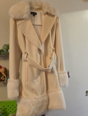 bebe Cream Faux Fur-Trim Trench Coat